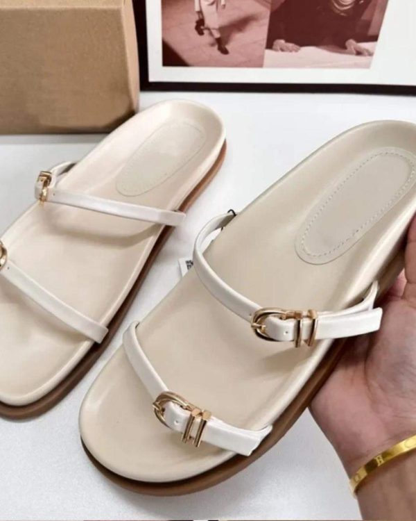 Adjustable buckled Flats