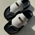 One Toe Flats - Thao Tree