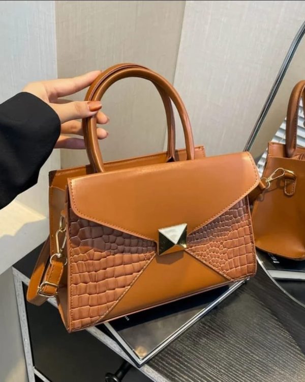 Clara Carry bag